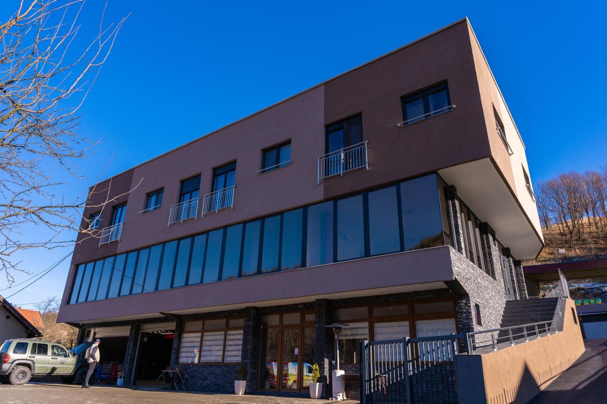 Ema, Asja, Eda Apartments Zenica Eksteriør bilde